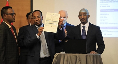 Somali'de ilk uluslararası balıkçılık lisansı bir Türk gemisine verildi